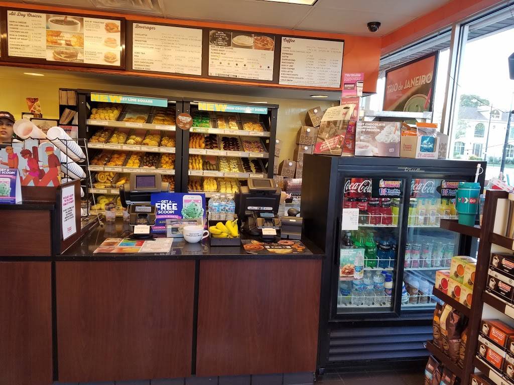 Dunkin Donuts | cafe | 3910 W Touhy Ave, Lincolnwood, IL 60712, USA | 8476773400 OR +1 847-677-3400