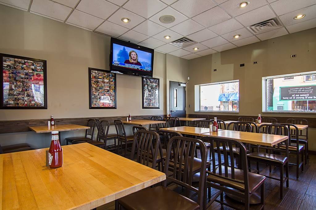 Fabulous Freddies Italian Eatery | meal delivery | 3097, 701 W 31st St #1, Chicago, IL 60616, USA | 3128080147 OR +1 312-808-0147