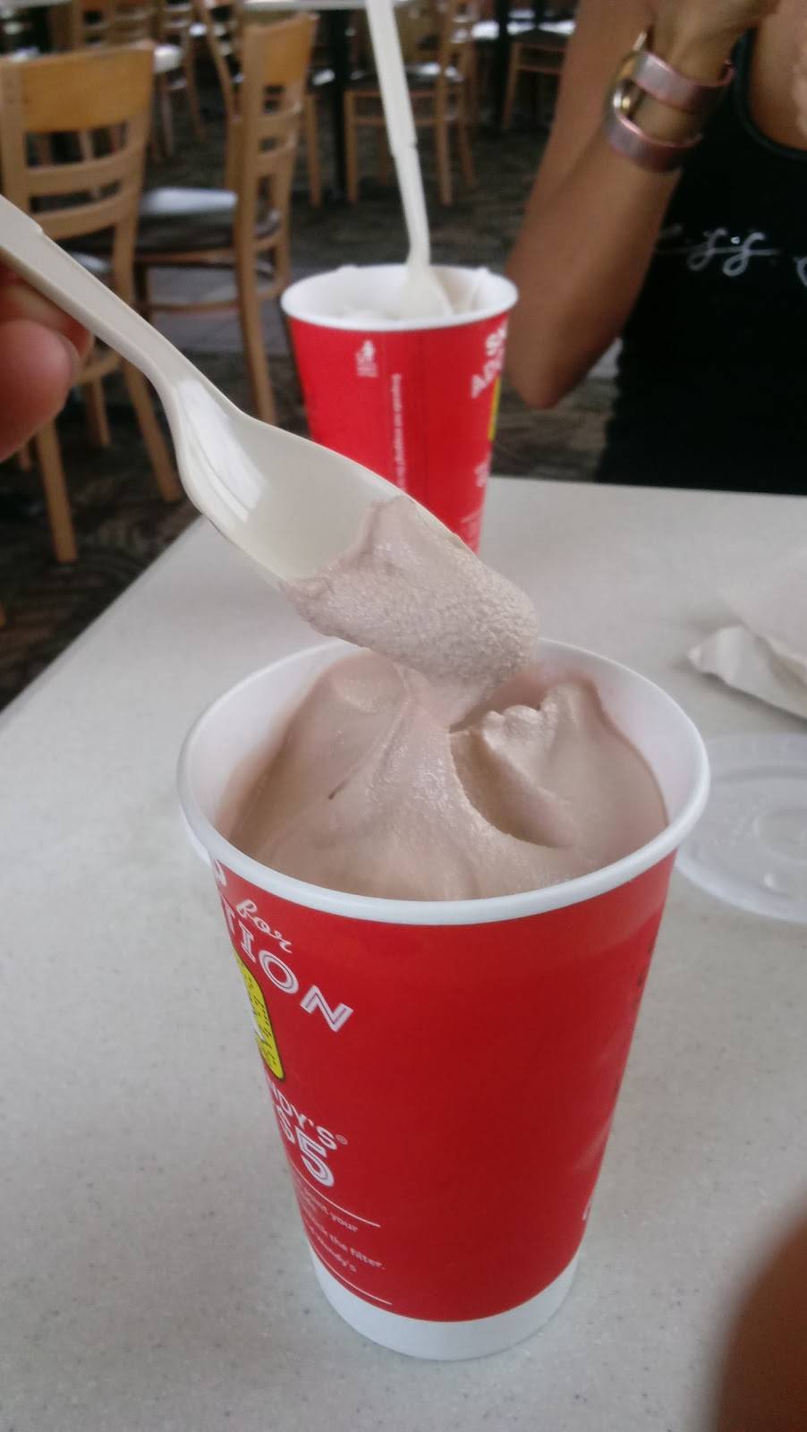 Wendys | restaurant | 14798 La Paz Dr, Victorville, CA 92395, USA | 7602410699 OR +1 760-241-0699