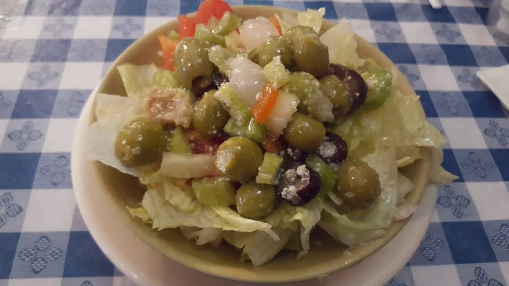 Tessies Place | restaurant | 116 N Woodlawn Ave, Metairie, LA 70001, USA | 5048358377 OR +1 504-835-8377