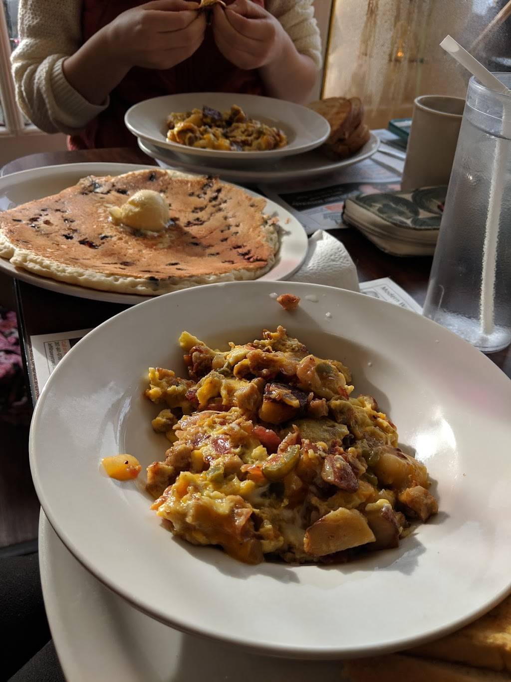 Southgate Family Restaurant LLC | restaurant | 25 Centre St, Bath, ME 04530, USA | 2074432525 OR +1 207-443-2525