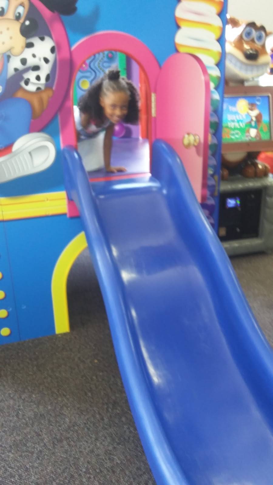 Chuck E. Cheeses | restaurant | 341 N Interstate 35, Denton, TX 76205, USA | 9405916670 OR +1 940-591-6670