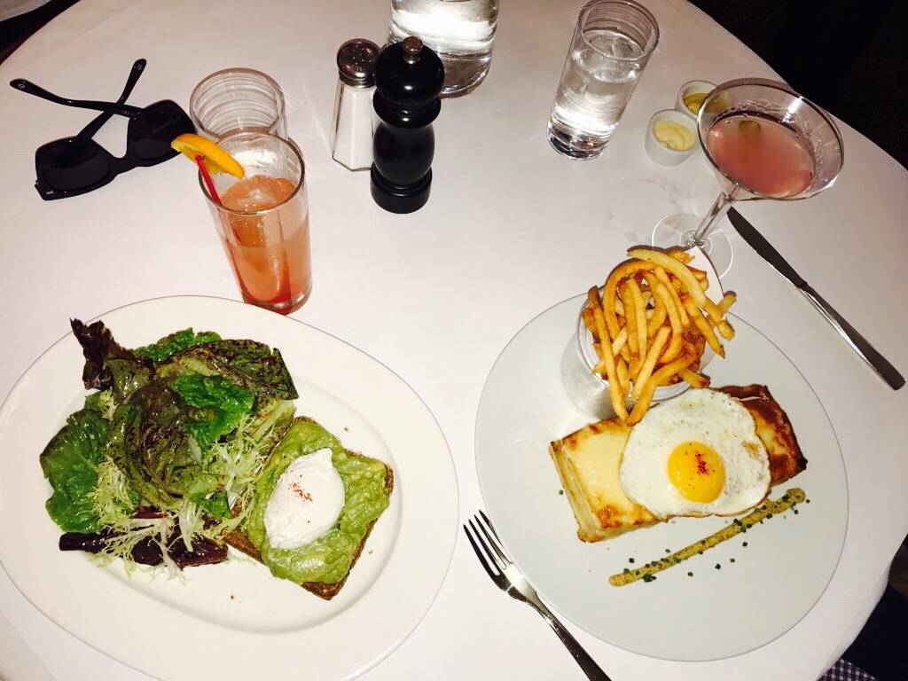 The Odeon | restaurant | 145 W Broadway, New York, NY 10013, USA | 2122330507 OR +1 212-233-0507