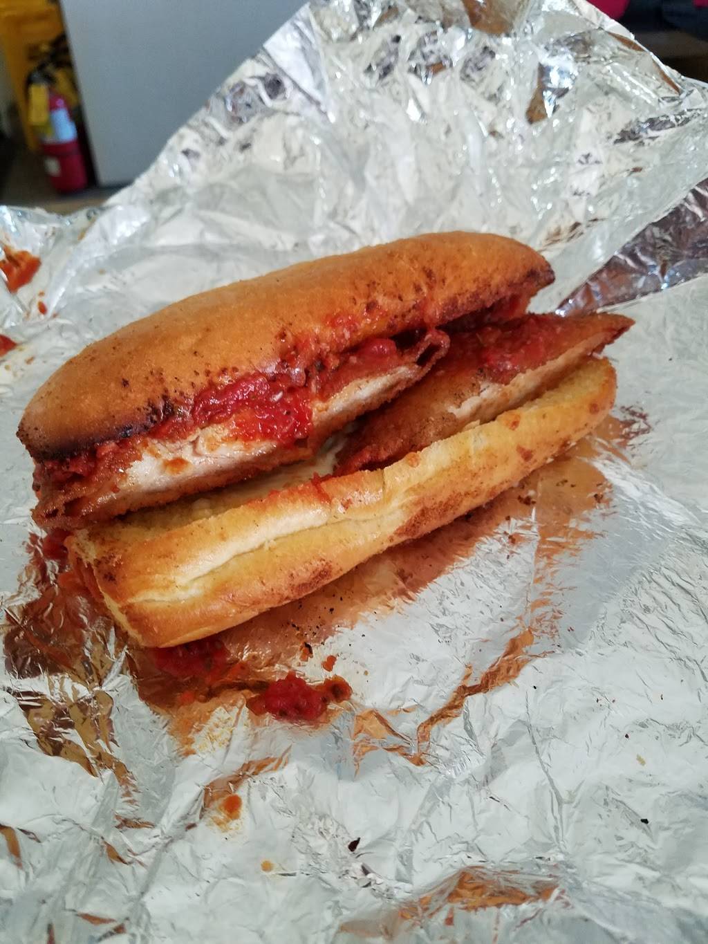 Big Chill | restaurant | 623 Wilcox St, Joliet, IL 60435, USA | 8157220355 OR +1 815-722-0355