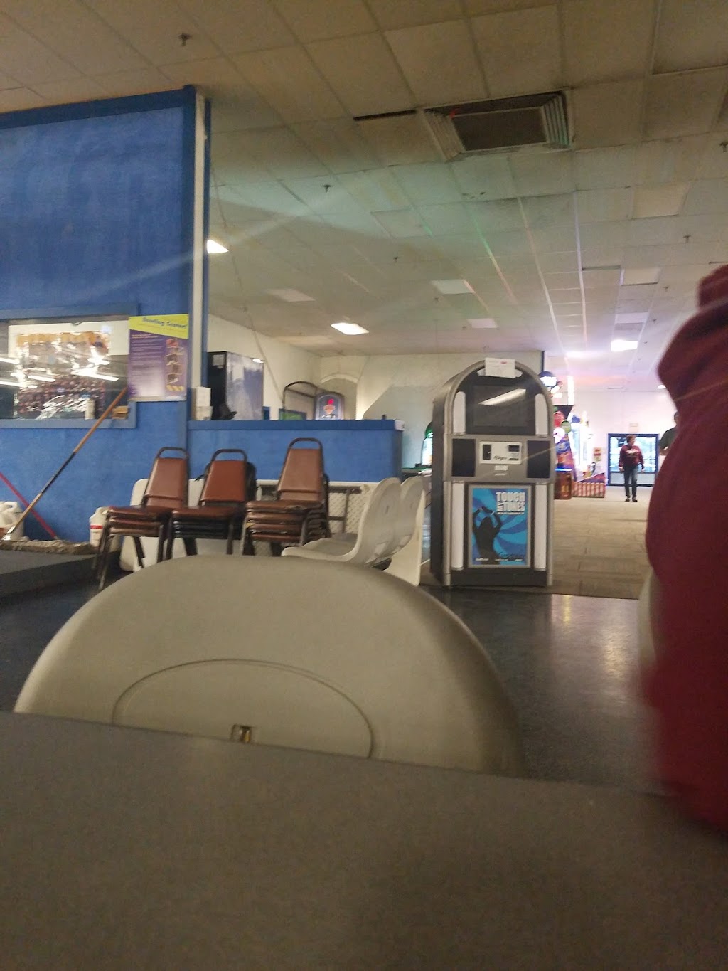 Newport Entertainment Center (N.E.Cs) | restaurant | 26 Main St, Newport, ME 04953, USA | 2073682490 OR +1 207-368-2490