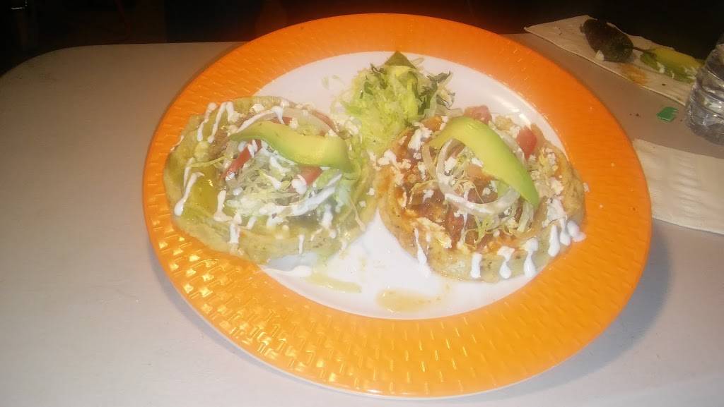 Tacos El Chuy | restaurant | 3012 White Oak Dr, Houston, TX 77007, USA | 8328908561 OR +1 832-890-8561