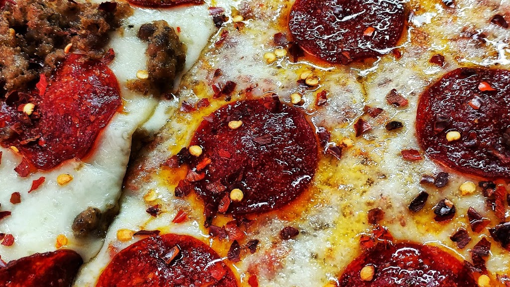 Lazaros Pizzeria and Grill | meal delivery | 1743 South St, Philadelphia, PA 19146, USA | 2155452775 OR +1 215-545-2775