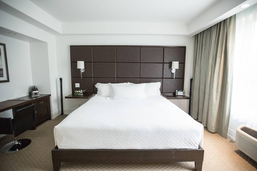 Le Bonne Entente | restaurant | 3400 Ch Ste-Foy, Québec, QC G1X 1S6, Canada | 8004634390 OR +1 800-463-4390