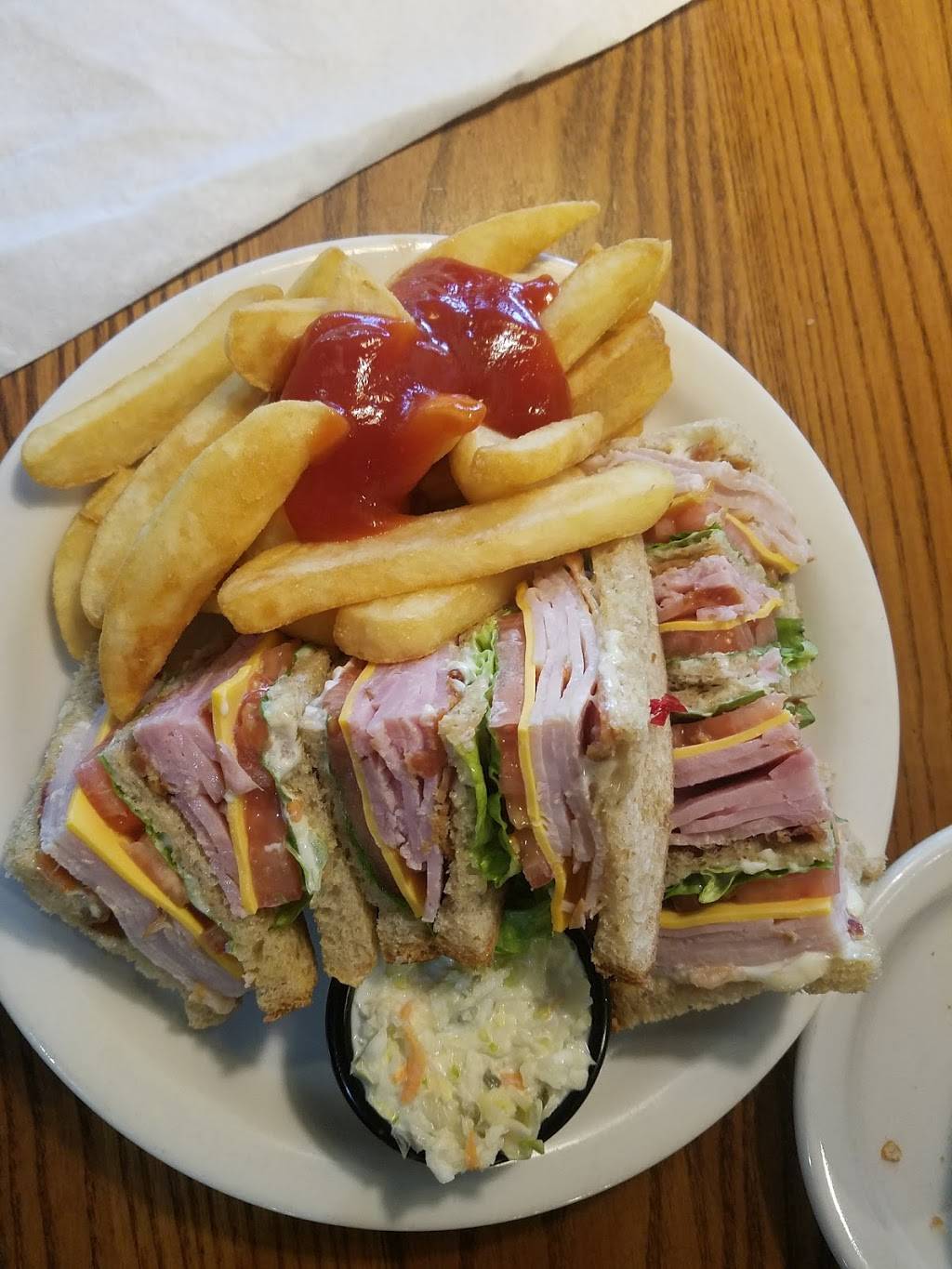 Carolina Prime Steakhouse | restaurant | 225 E Woodlawn Rd, Charlotte, NC 28217, USA | 7045228170 OR +1 704-522-8170