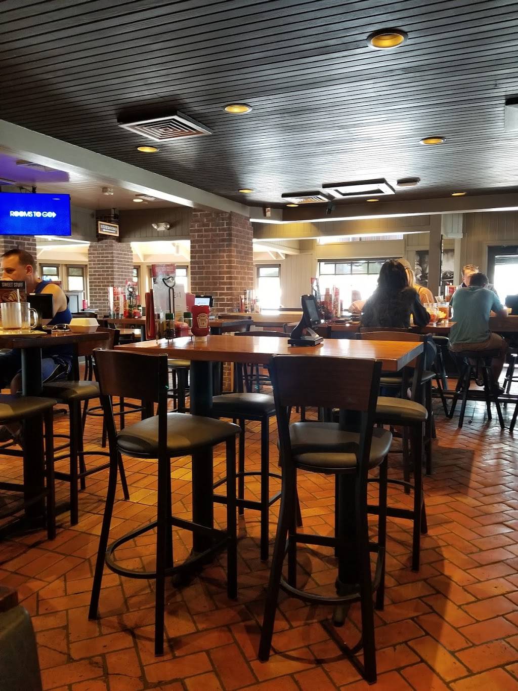 Chilis Grill & Bar | meal takeaway | 2903 N Dale Mabry Hwy, Tampa, FL 33607, USA | 8138752314 OR +1 813-875-2314