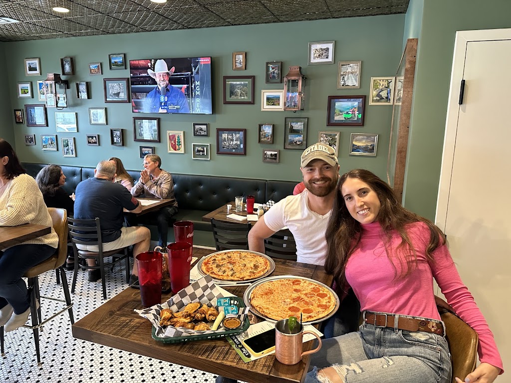 The Snug Irish Pub | restaurant | 216 Johnny Mercer Blvd suite 2, Savannah, GA 31410, USA | 9122394488 OR +1 912-239-4488