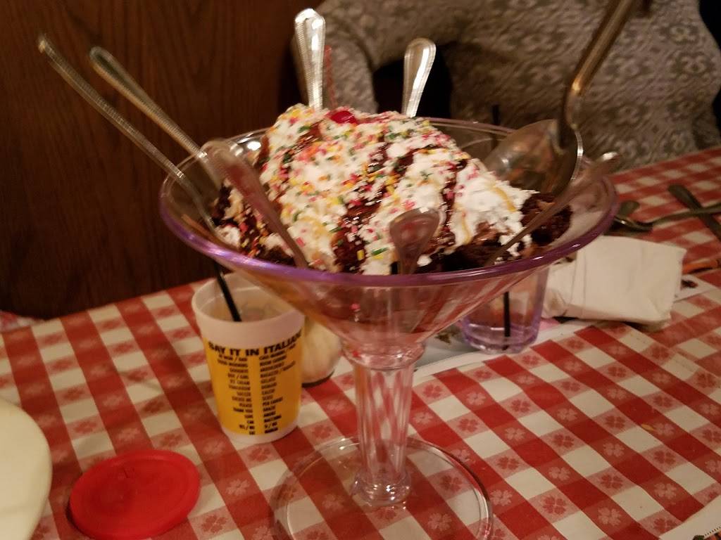 Buca di Beppo Italian Restaurant | restaurant | 6600 Robinson Centre Dr, Pittsburgh, PA 15205, USA | 4127888444 OR +1 412-788-8444