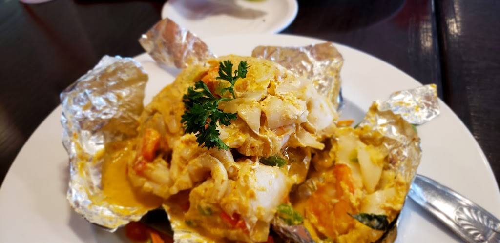 Yayas Thai Restaurant | restaurant | 9226 Potranco Rd #103, San Antonio, TX 78251, USA | 2102815215 OR +1 210-281-5215