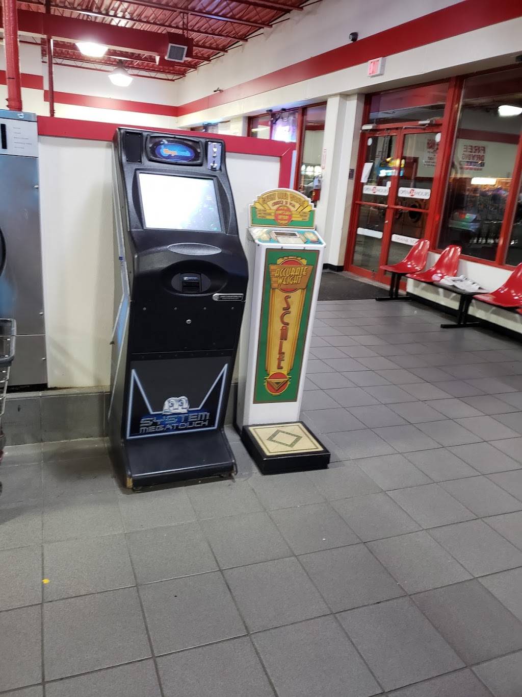 Finest Deli 1 & Restaurant | restaurant | 672 Sunrise Hwy, West Babylon, NY 11704, USA | 6315398011 OR +1 631-539-8011