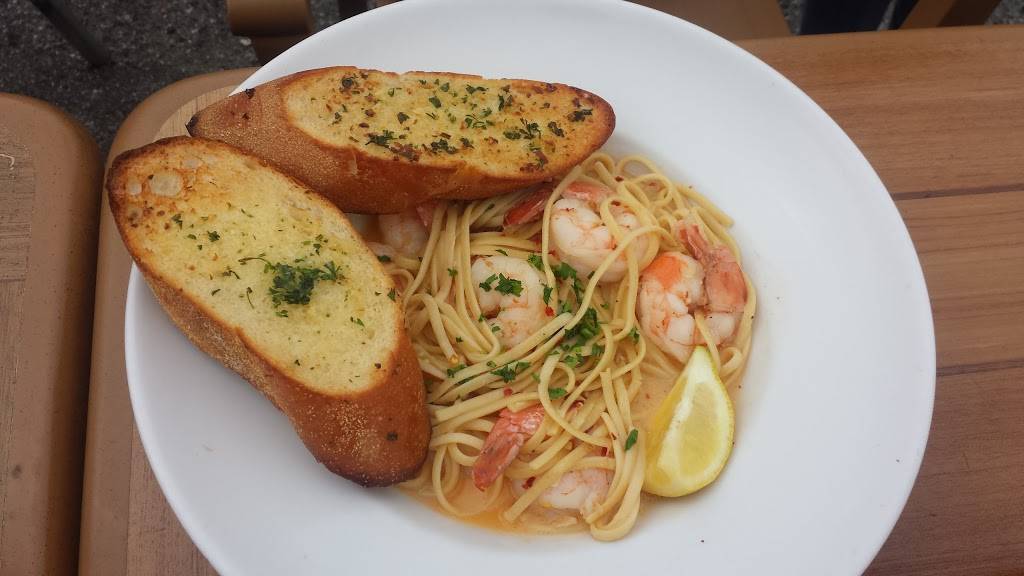 Half Moon Bay Brewing Company | restaurant | 390 Capistrano Rd, Half Moon Bay, CA 94019, USA | 6507282739 OR +1 650-728-2739