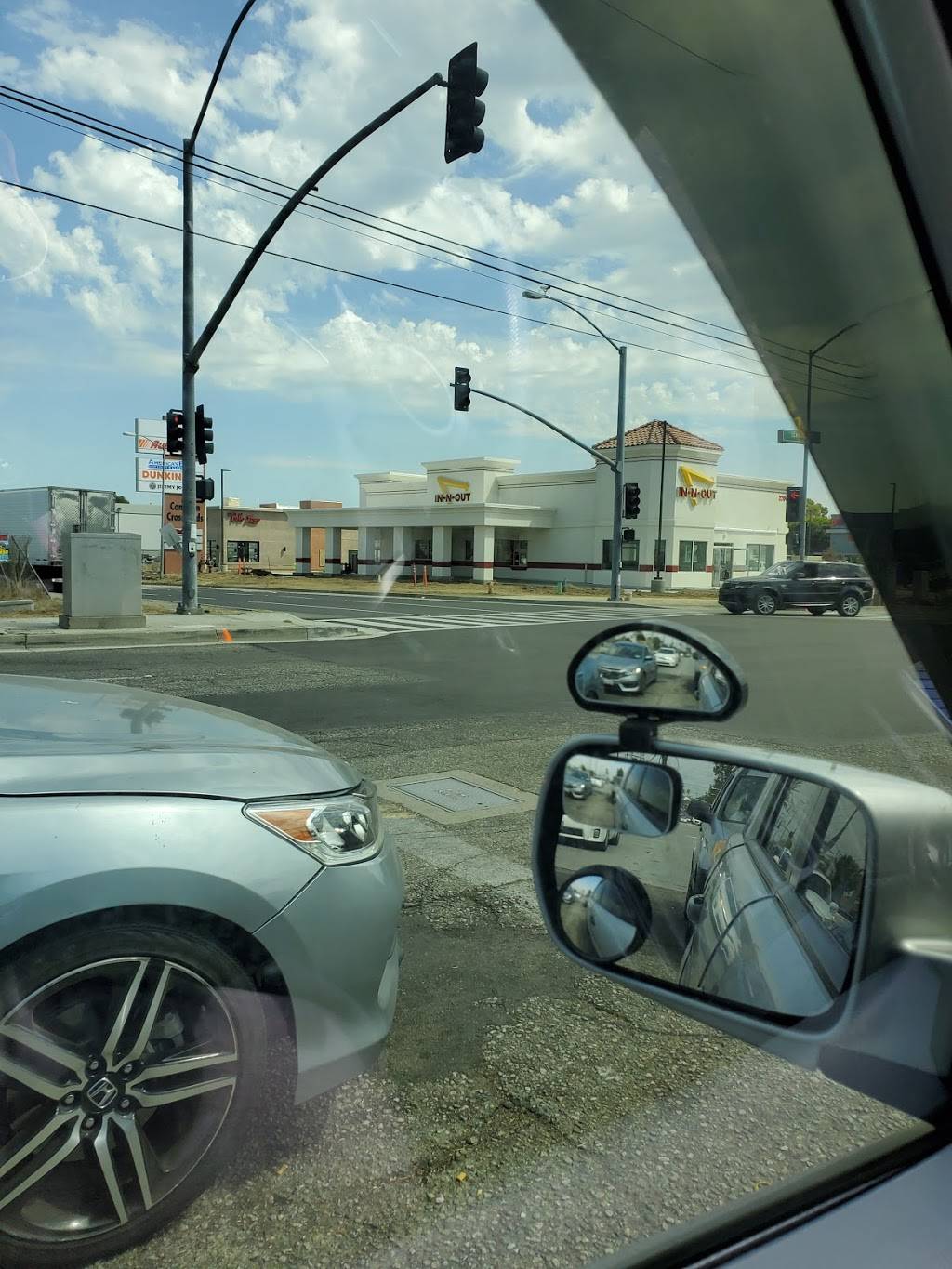 Dunkin | bakery | 2232 S Central Ave, Compton, CA 90220, USA | 3106350257 OR +1 310-635-0257