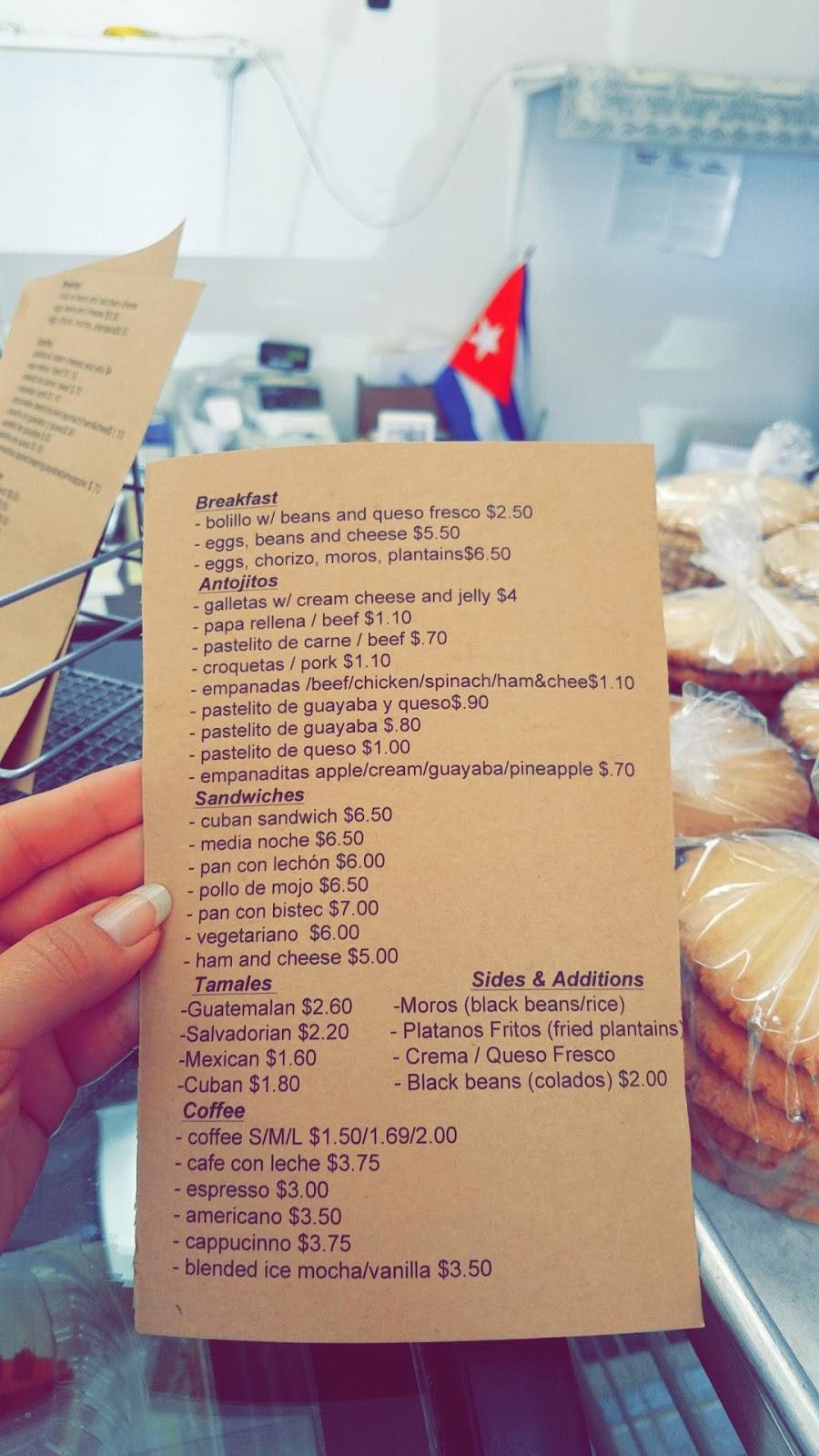 Buenavista Bakery & Cafe | restaurant | 17743 Saticoy St, Reseda, CA 91335, USA | 8183430663 OR +1 818-343-0663