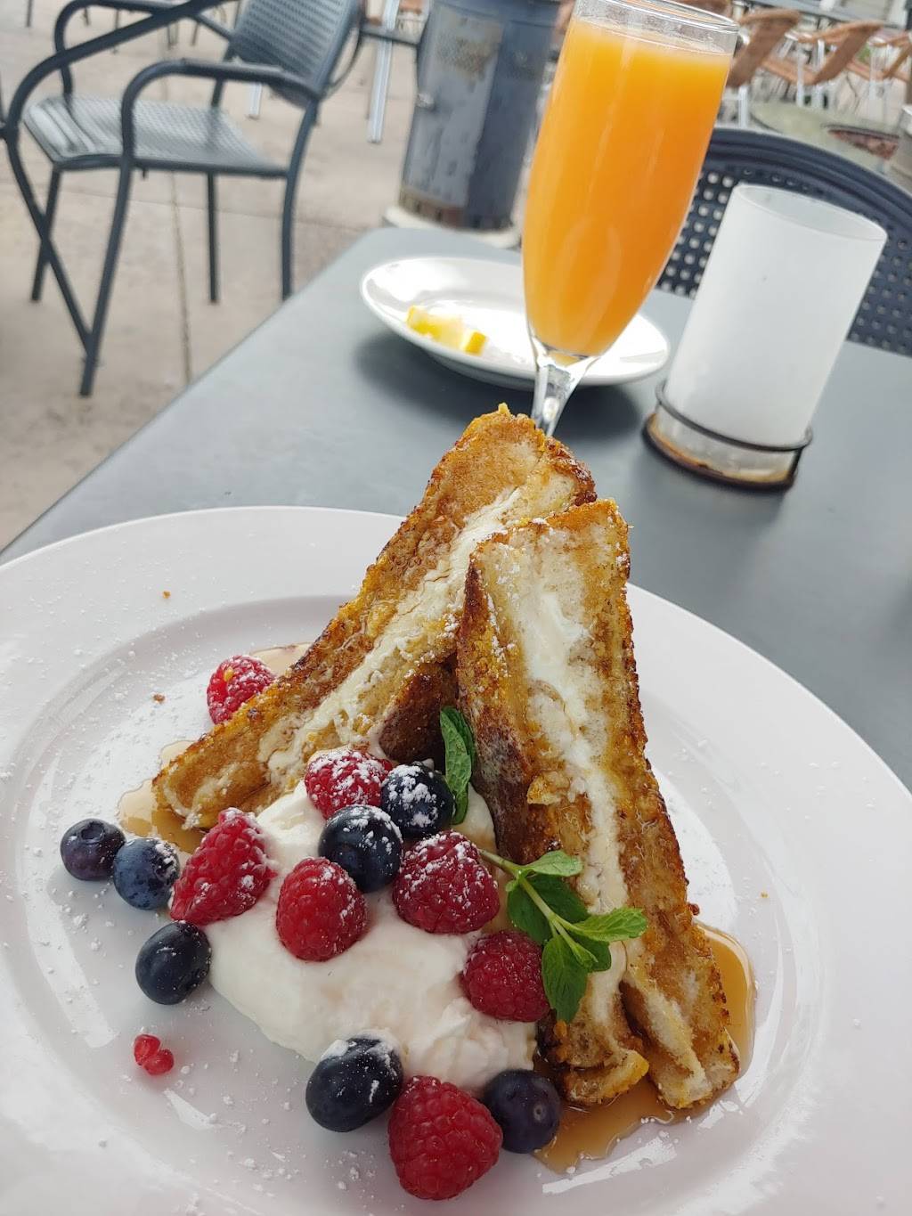 The Waterside Restaurant and Wine Bar | restaurant | 3500 Harbor Blvd, Oxnard, CA 93035, USA | 8059854677 OR +1 805-985-4677