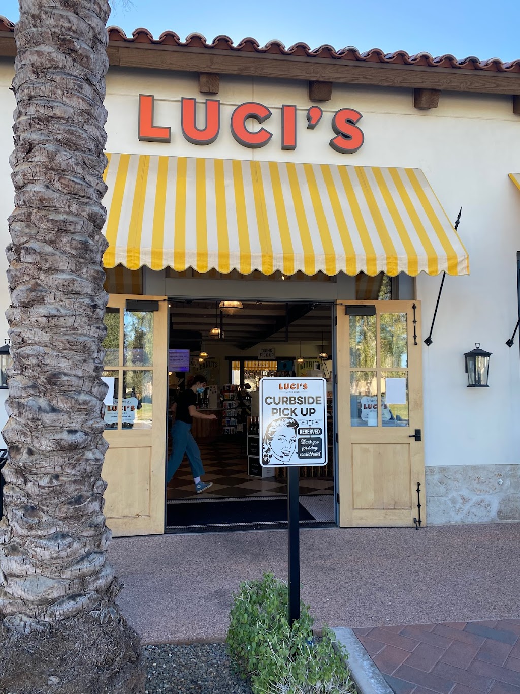 Lucis at the Grove | restaurant | 7400 N Vía Paseo Del Sur Unit 102, Scottsdale, AZ 85258, USA | 4806878900 OR +1 480-687-8900