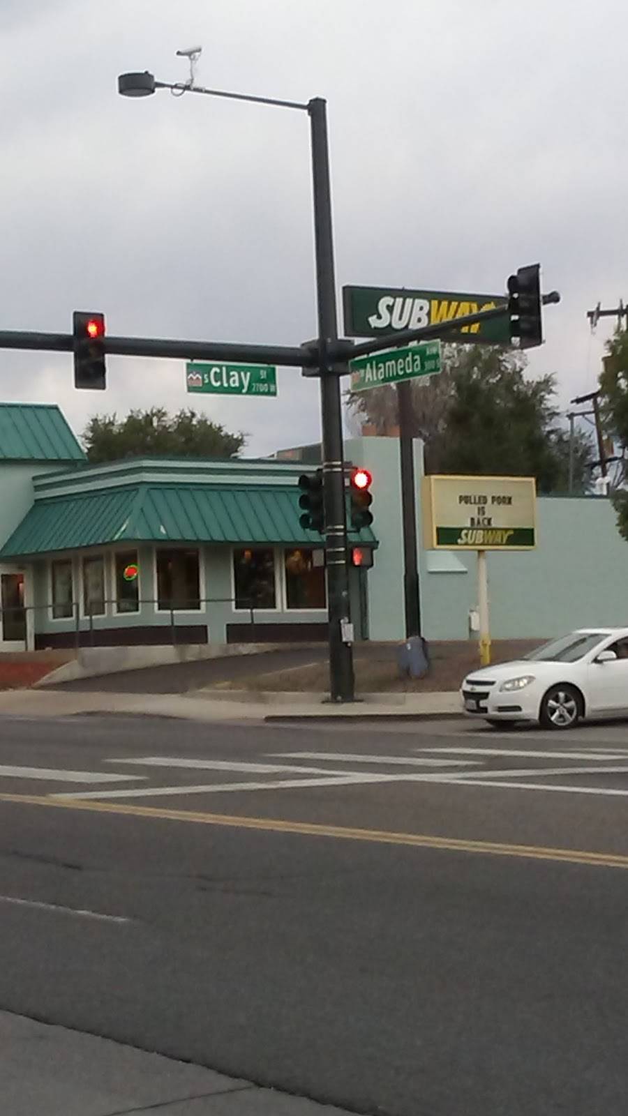 Subway | meal takeaway | 2727 W Alameda Ave, Denver, CO 80219, USA | 3034575182 OR +1 303-457-5182