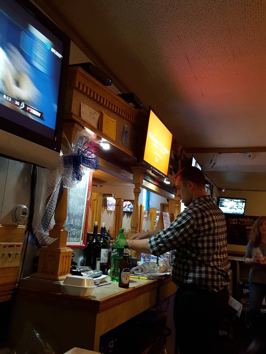 Yockos | restaurant | 18 N Delaware Ave, Minersville, PA 17954, USA | 5705445442 OR +1 570-544-5442