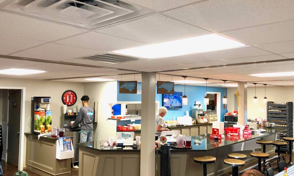 The Carolina Kitchen | restaurant | 156 Green St SW, Concord, NC 28027, USA | 7047881379 OR +1 704-788-1379