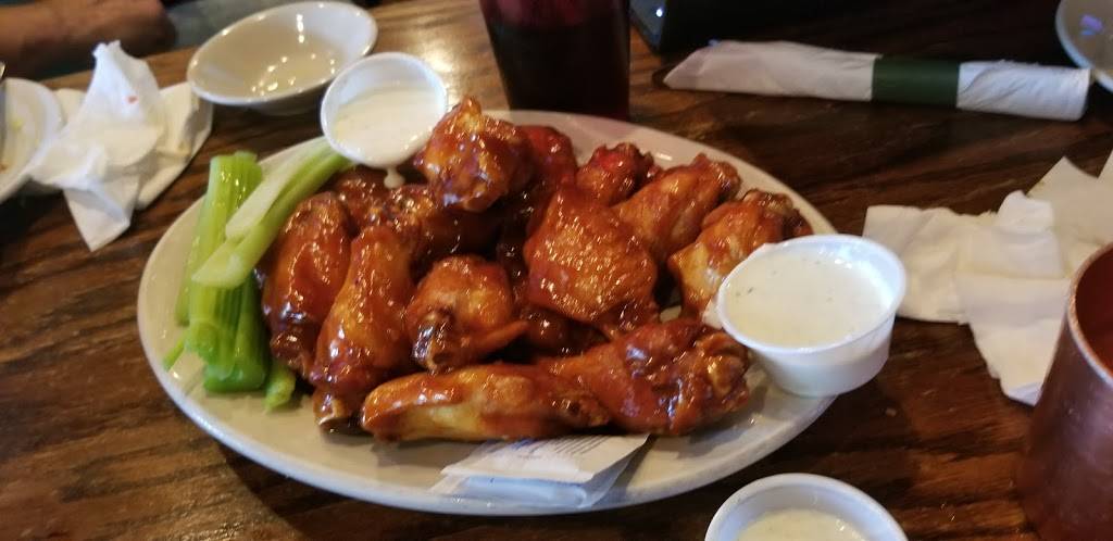 CJ Mahoneys | restaurant | 2511 Livernois Rd, Troy, MI 48083, USA | 2482734600 OR +1 248-273-4600