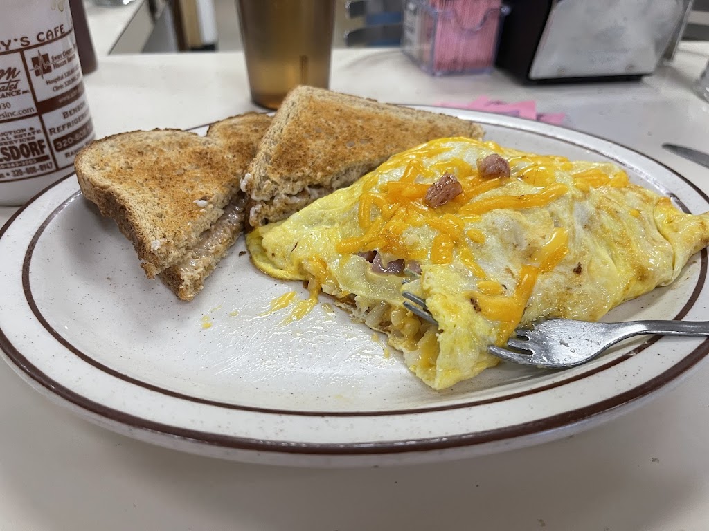 Sandys Cafe | restaurant | 1601 Minnesota Ave, Benson, MN 56215, USA | 3208432125 OR +1 320-843-2125