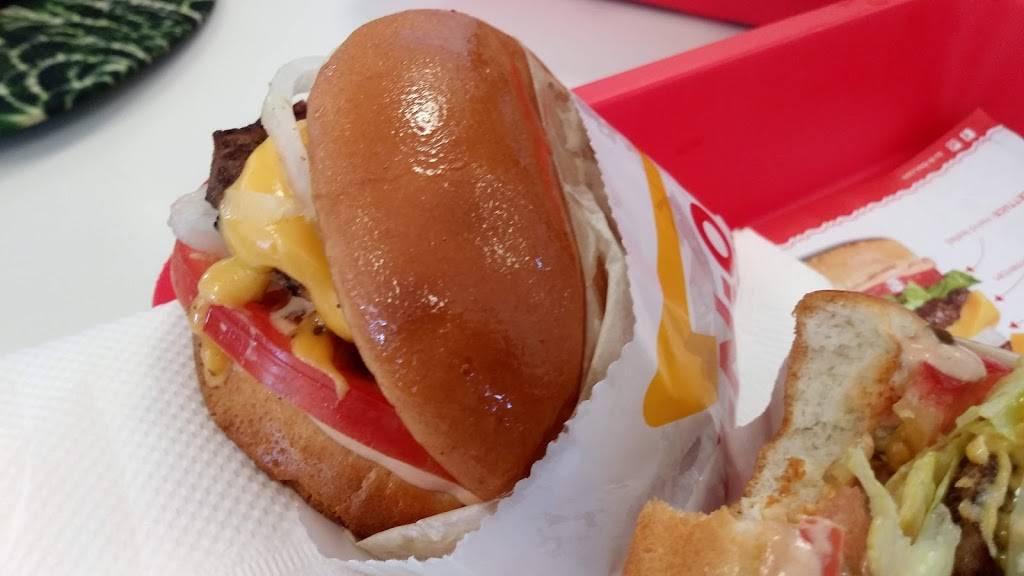 In-N-Out Burger | restaurant | 1159 N Rengstorff Ave, Mountain View, CA 94043, USA | 8007861000 OR +1 800-786-1000