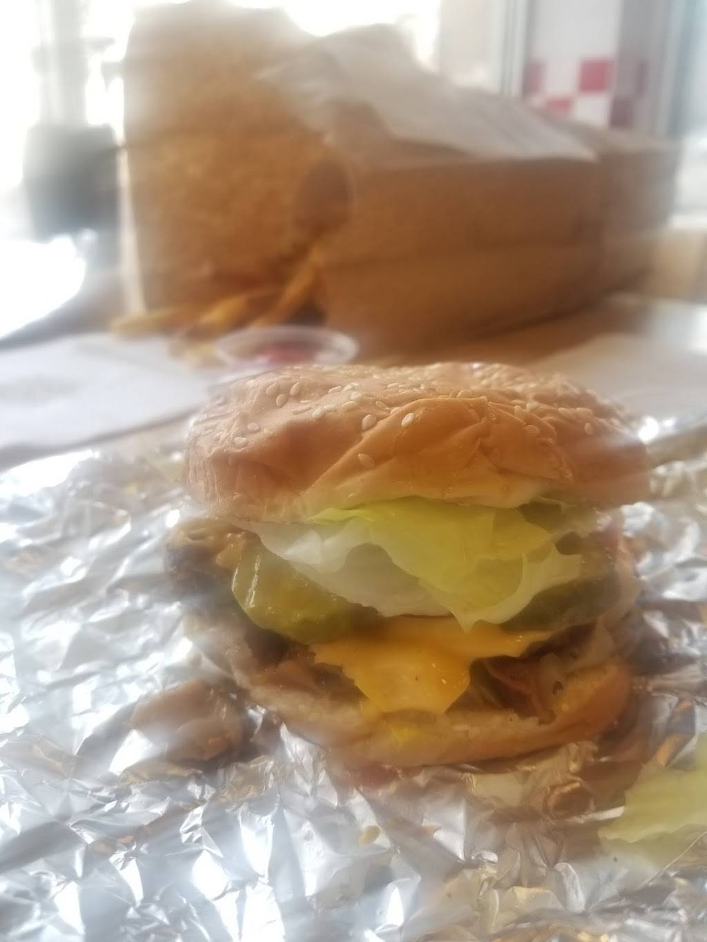 Five Guys | meal takeaway | 2368 N Clark St, Chicago, IL 60614, USA | 7738838930 OR +1 773-883-8930