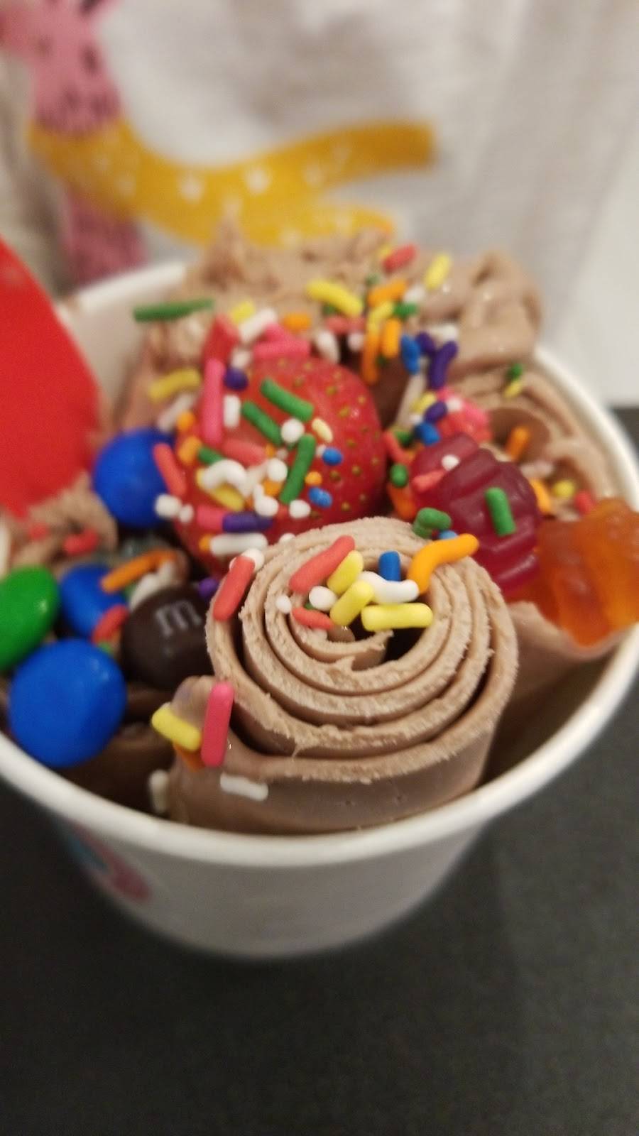 Sweet Roll Ice Cream | restaurant | 3555 Rosecrans St #111, San Diego, CA 92110, USA | 6195429121 OR +1 619-542-9121