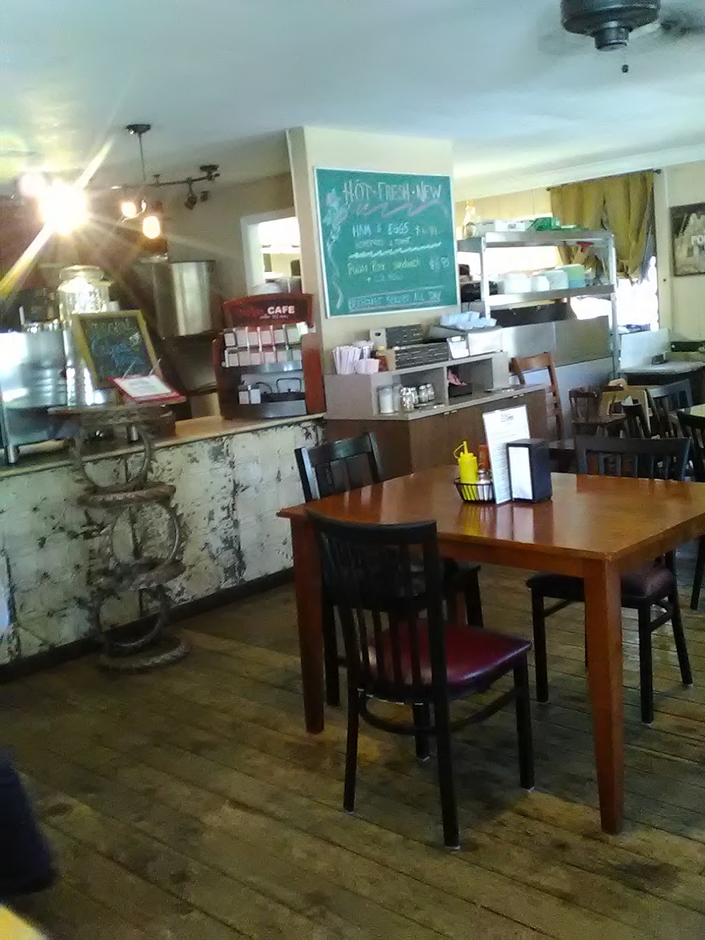 Megas Café | cafe | 24482 Main St, Foresthill, CA 95631, USA | 5303676686 OR +1 530-367-6686