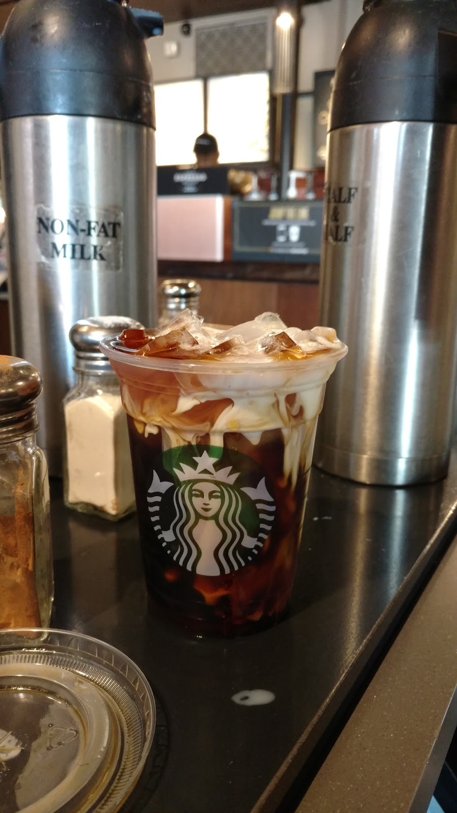 Starbucks | cafe | 2023-25 W Roscoe St, Chicago, IL 60618, USA | 7732816272 OR +1 773-281-6272