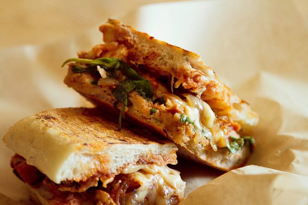 Breaking Bread | meal takeaway | 100 Drumm St, San Francisco, CA 94111, USA | 4153181800 OR +1 415-318-1800