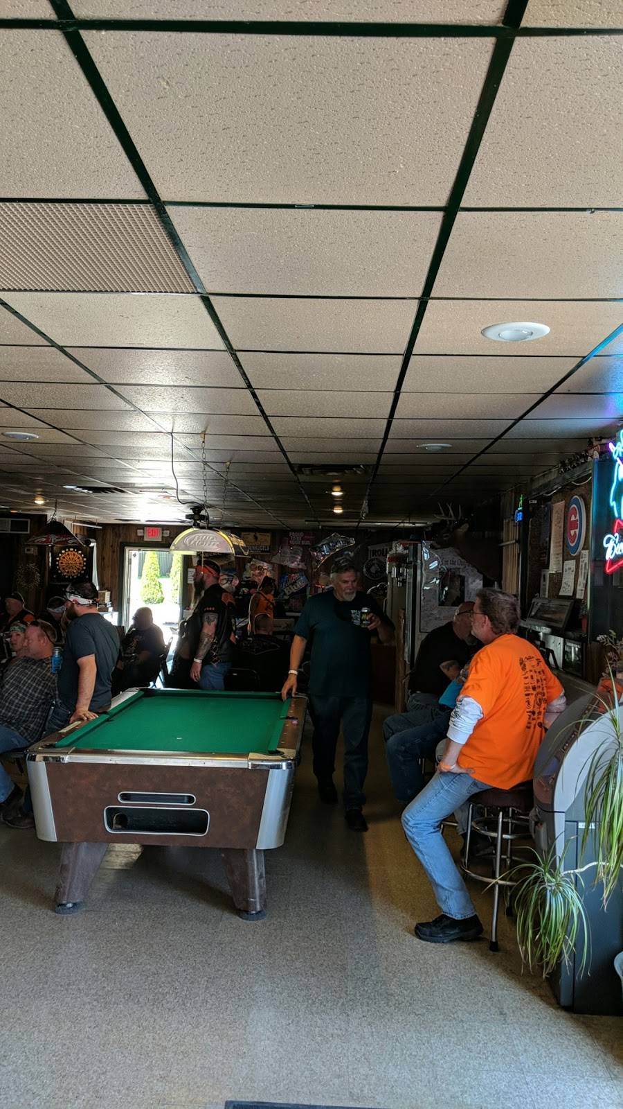 Beach Pub | restaurant | 1022 W Front St, Buffalo, IA 52728, USA | 5633812552 OR +1 563-381-2552