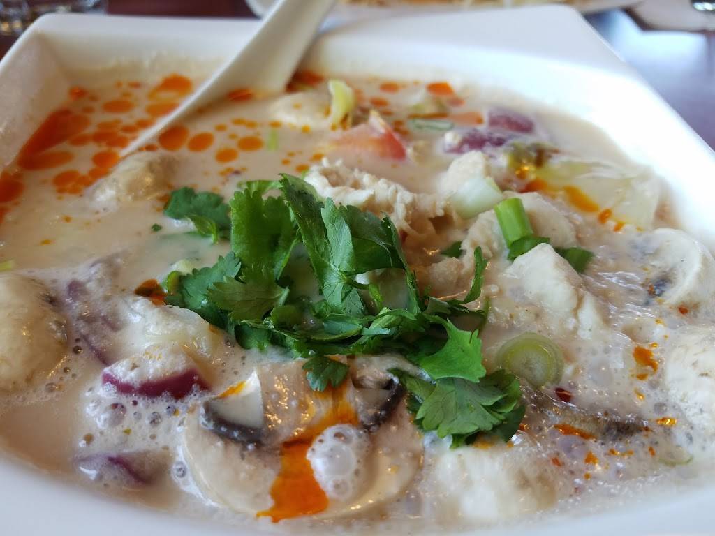 Banana Leaf Thai Cuisine | restaurant | 11880 San Pablo Ave, El Cerrito, CA 94530, USA | 5106805590 OR +1 510-680-5590