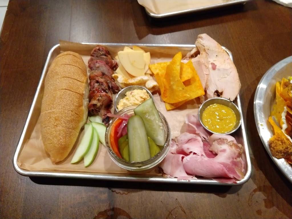 Oak & Apple | restaurant | 1814 E Main St, Richmond, VA 23223, USA | 8044773055 OR +1 804-477-3055