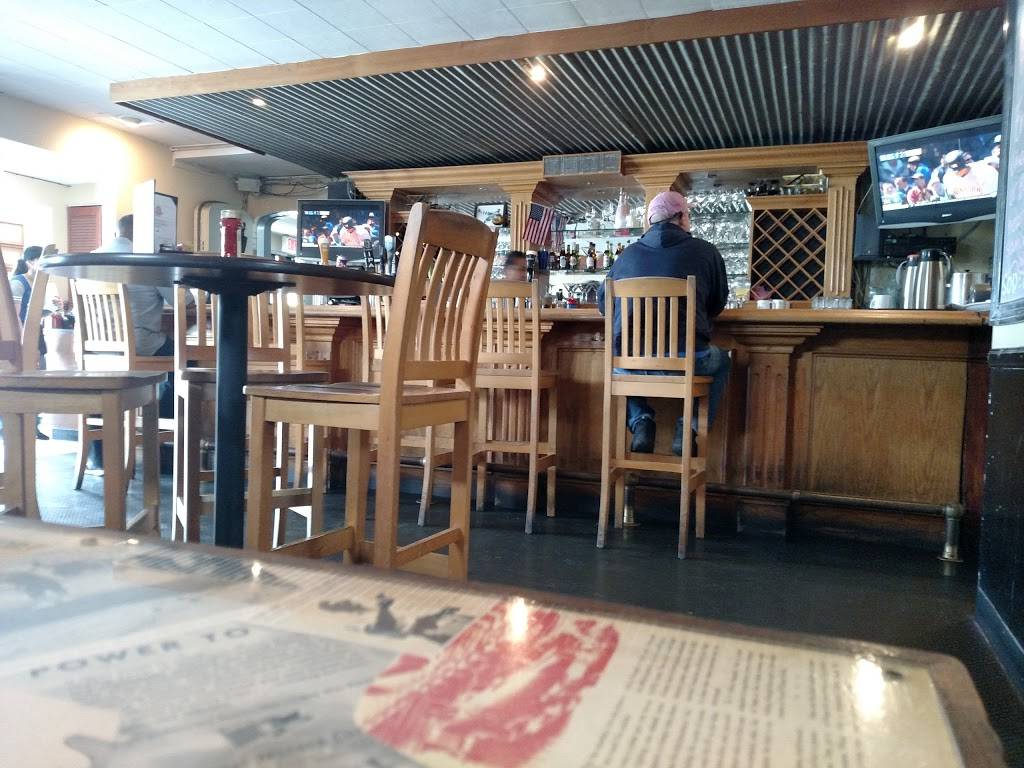 Spitfire Grill | restaurant | 3300 Airport Ave, Santa Monica, CA 90405, USA | 3103973455 OR +1 310-397-3455