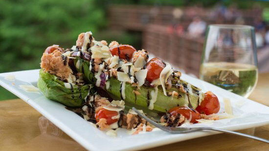 Ravina Bay Bar & Grill | restaurant | 231 E Durkee St, Wisconsin Dells, WI 53965, USA | 6086782226 OR +1 608-678-2226