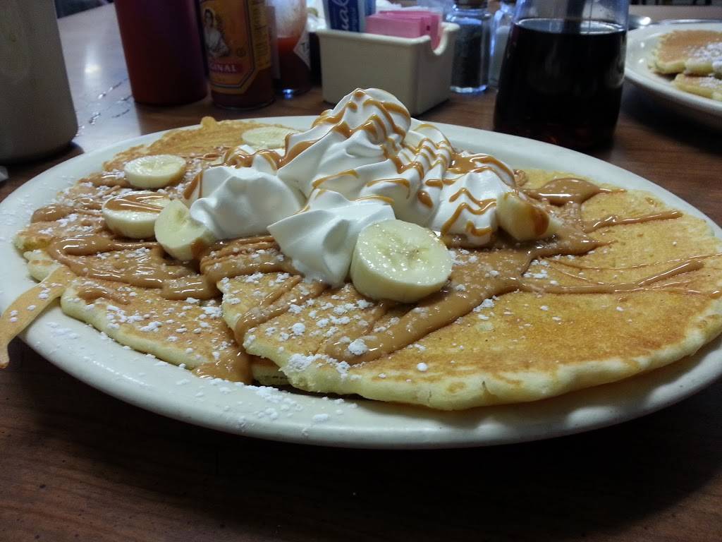 Cooks Cafe | cafe | 1300 N 66th St, Lincoln, NE 68505, USA | 4024661771 OR +1 402-466-1771