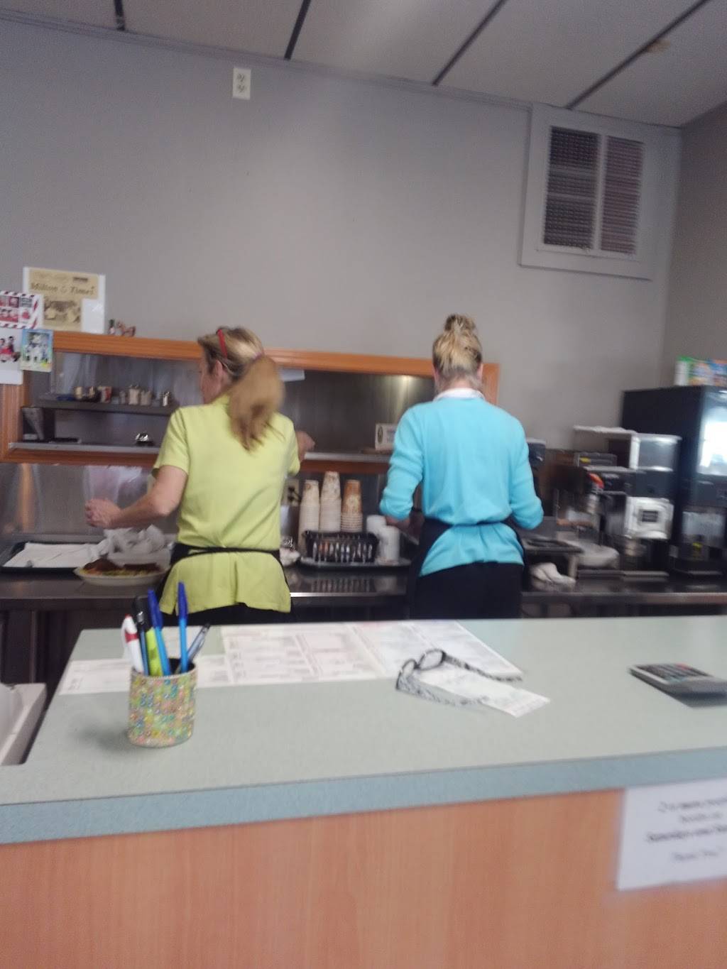 Stellas | restaurant | 558 Adams St, Milton, MA 02186, USA | 6176982740 OR +1 617-698-2740