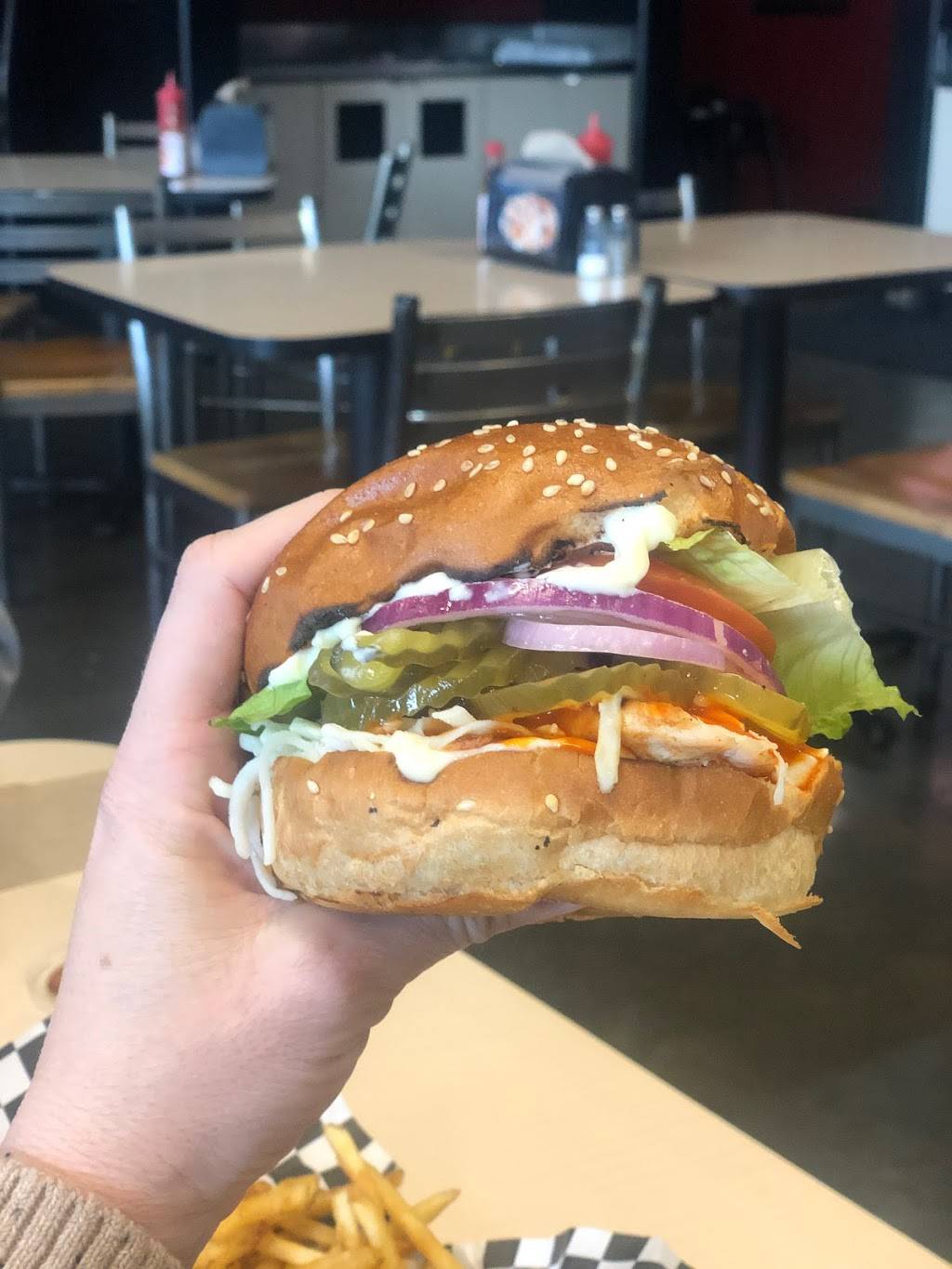 Kikis Chicken Place | restaurant | 313 Iron Point Rd, Folsom, CA 95630, USA | 9162940052 OR +1 916-294-0052