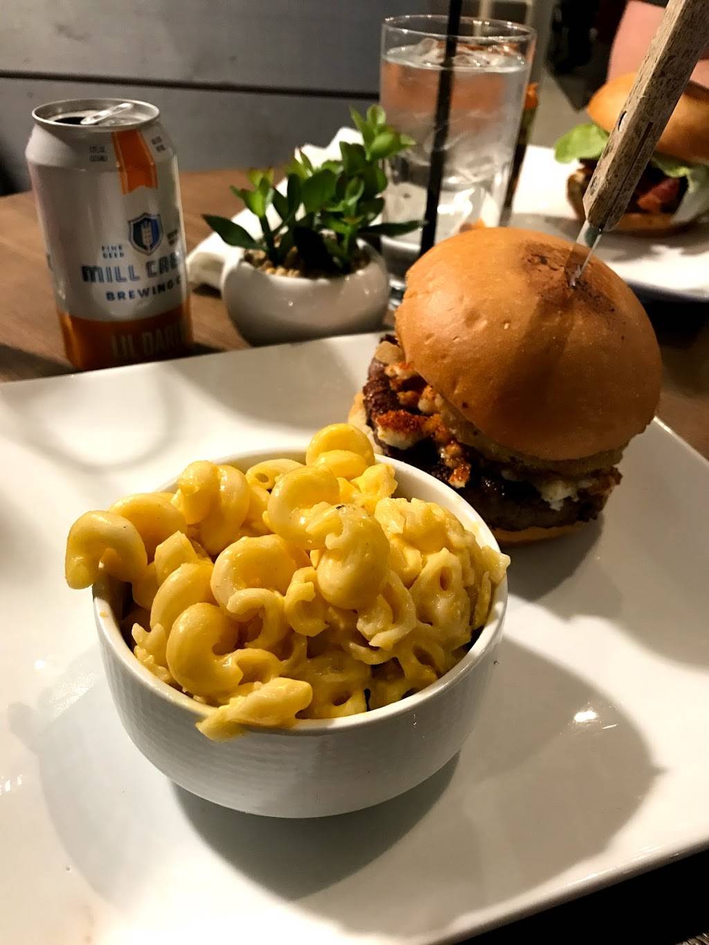 bur bun | restaurant | 9000 Overlook Blvd suite 1, Brentwood, TN 37027, USA | 6153700111 OR +1 615-370-0111