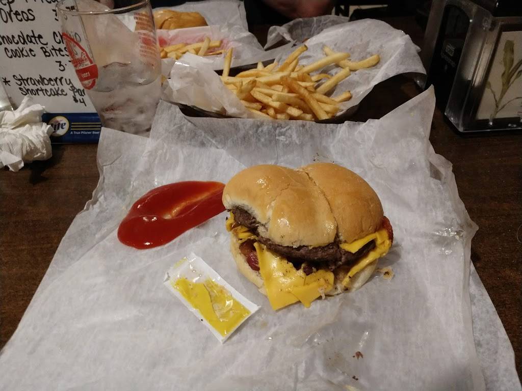 Basils II | restaurant | 5595 S, Co Hwy P, Denmark, WI 54208, USA | 9208638454 OR +1 920-863-8454