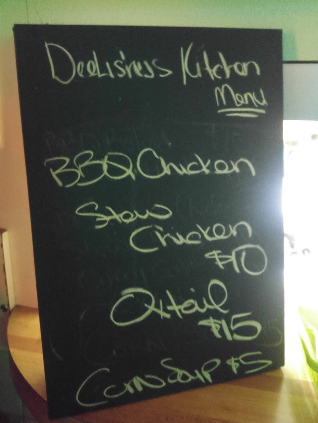 Excuses Dining Lounge | restaurant | 504 Simcoe St S, Oshawa, ON L1H 4J8, Canada | 9054323755 OR +1 905-432-3755