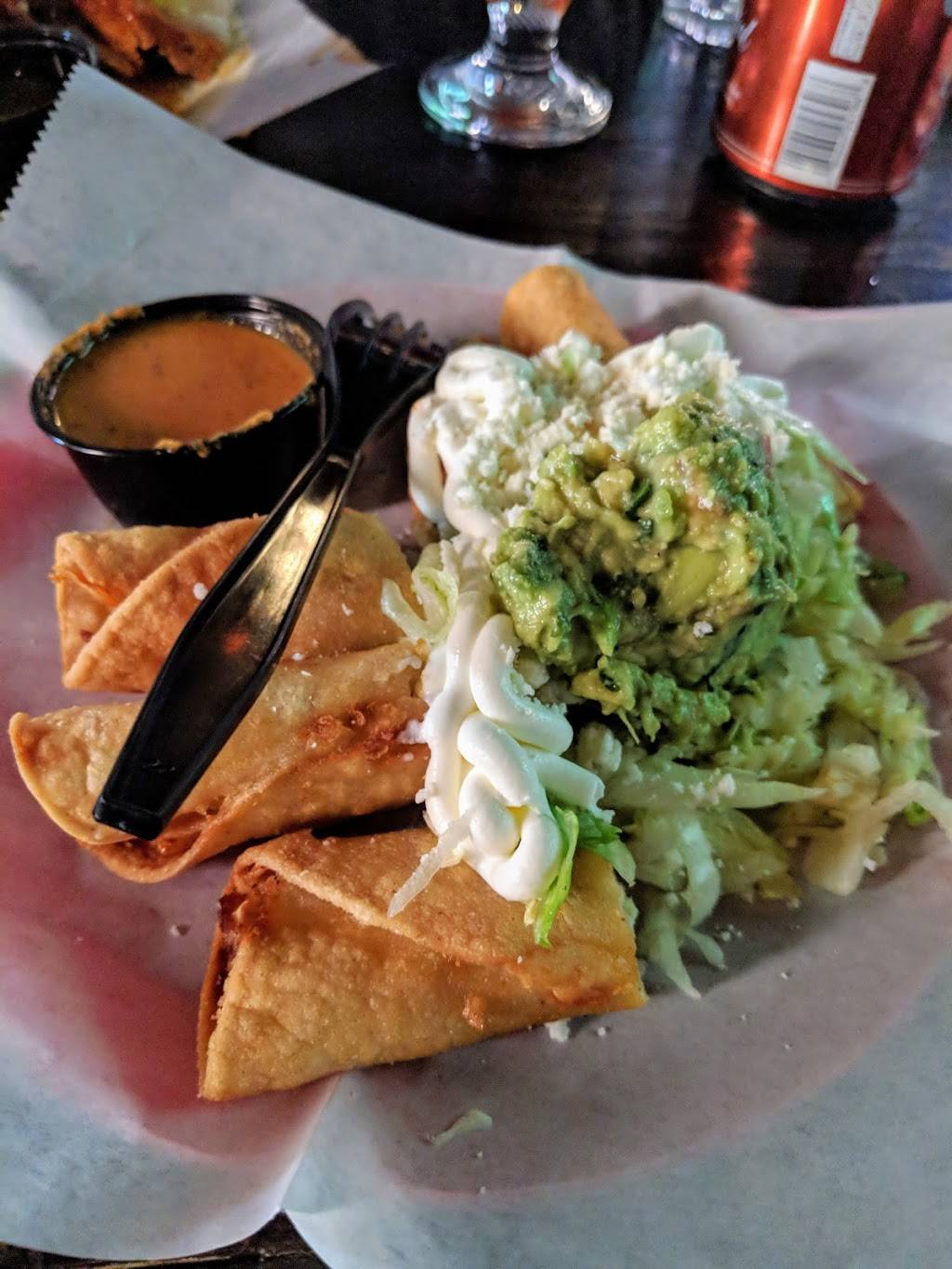 El Indio Botanas y Cerveza | restaurant | 309 W 3rd St, Santa Ana, CA 92701, USA | 7145477868 OR +1 714-547-7868