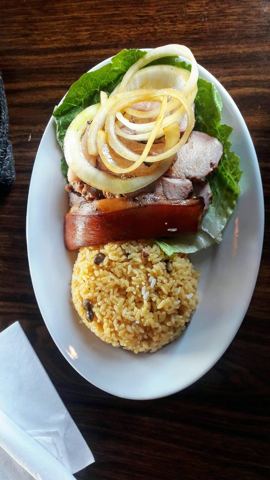 Santiagos Family Restaurant | restaurant | 34 Franklin St, Westfield, MA 01085, USA | 4135620210 OR +1 413-562-0210