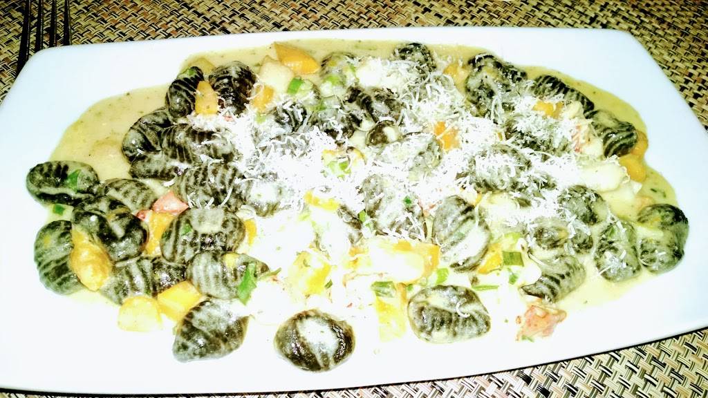 Lockkeepers | restaurant | 8001 Rockside Rd, Cleveland, OH 44125, USA | 2165249404 OR +1 216-524-9404