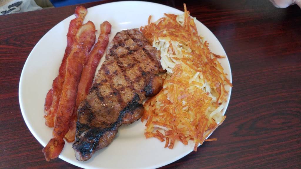 Falcon Family Restaurant | restaurant | 1021 S Main St, Bowling Green, OH 43402, USA | 4198194494 OR +1 419-819-4494