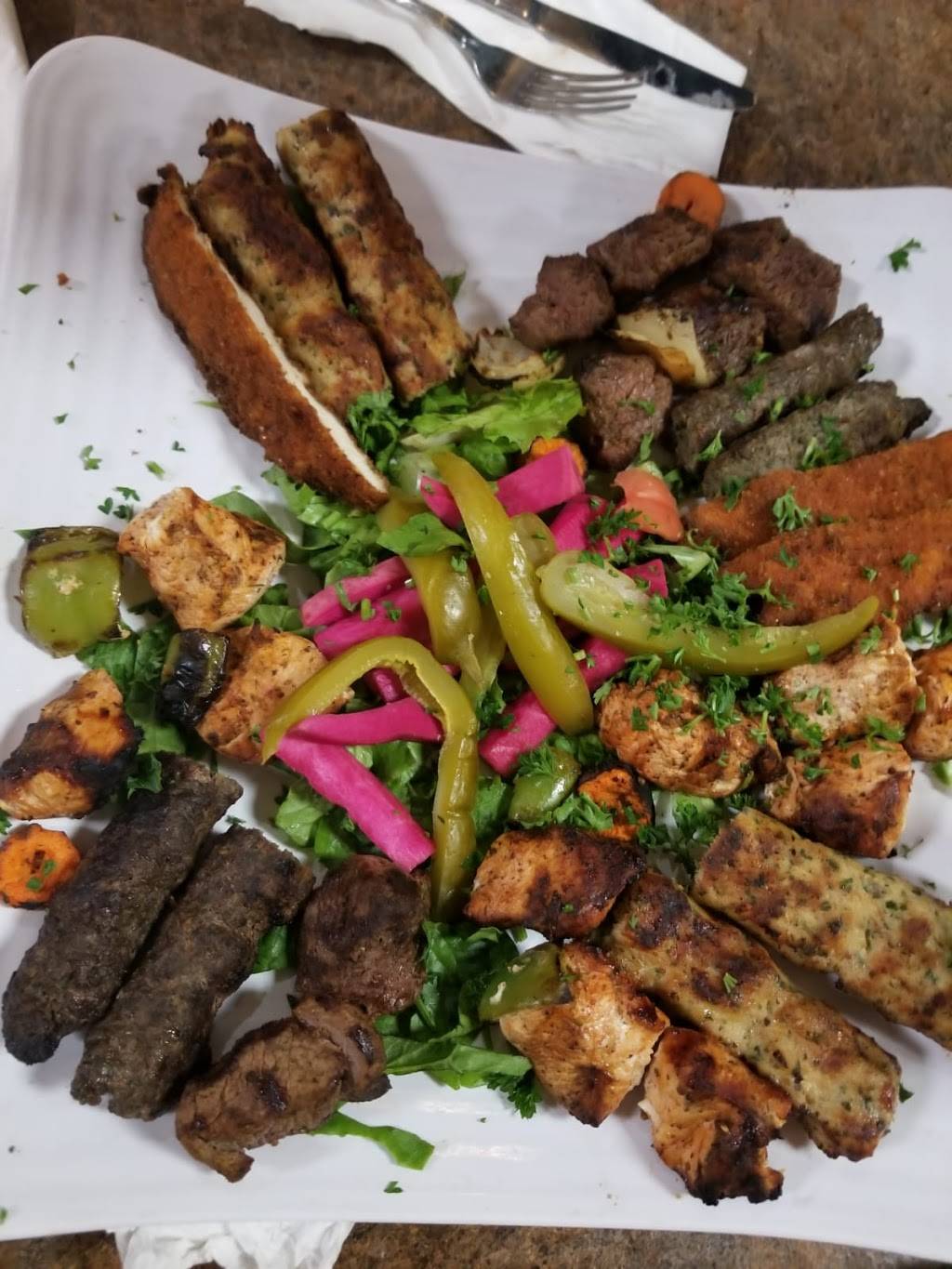 Grape Leaves | restaurant | 24700 Greenfield Rd, Oak Park, MI 48237, USA | 2489680008 OR +1 248-968-0008